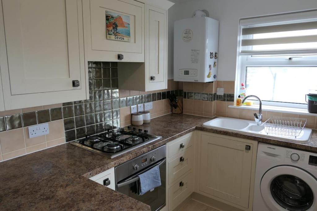 Spacious First Floor Family Flat, Sea View Torquay Exterior foto